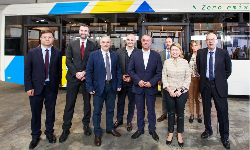 Τέλος Απριλίου στους δρόμους της Αθήνας και της Θεσσαλονίκης τα 250 νέα ηλεκτρικά λεωφορεία